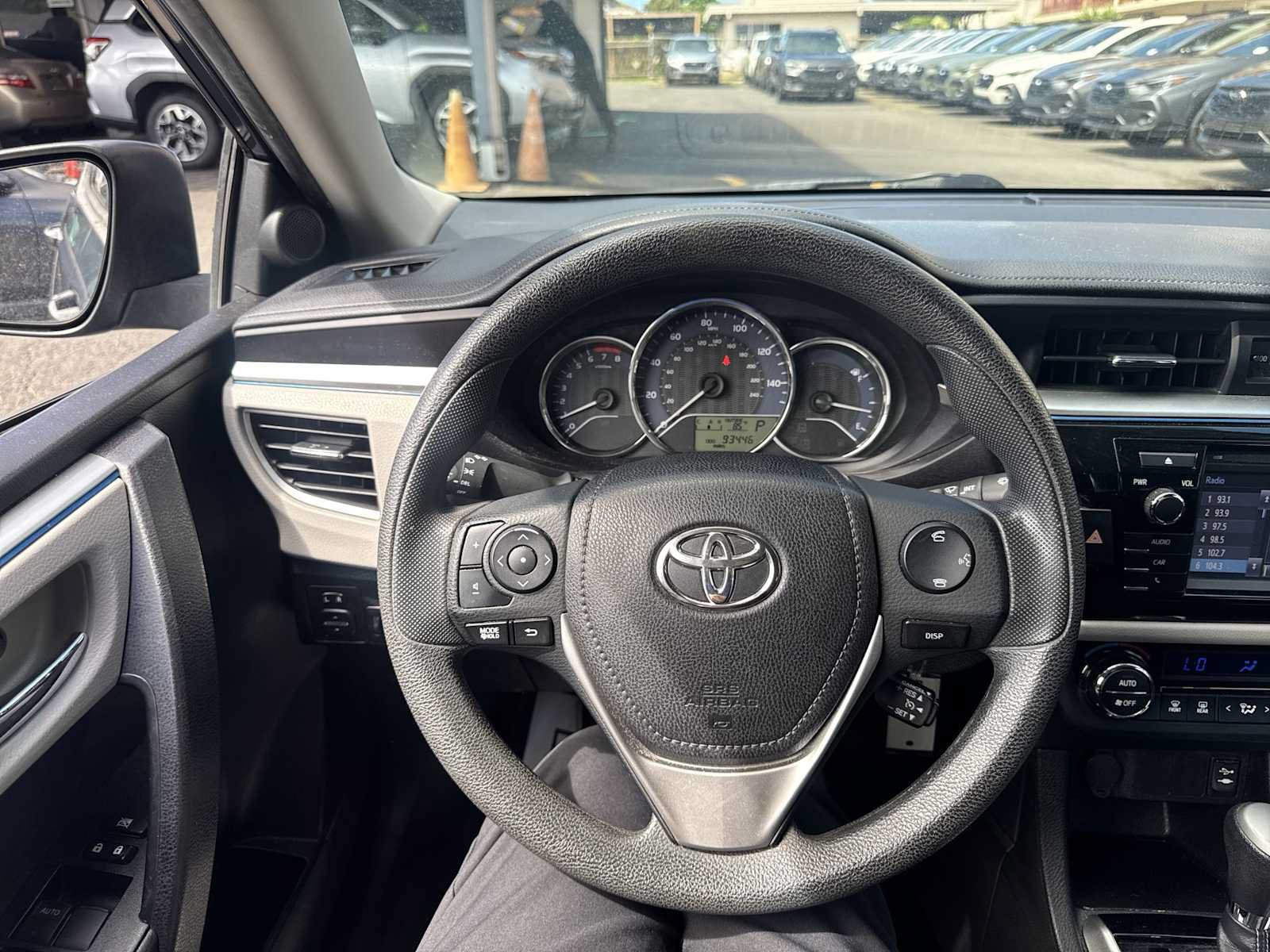 Used 2015 Toyota Corolla LE FWD image 14