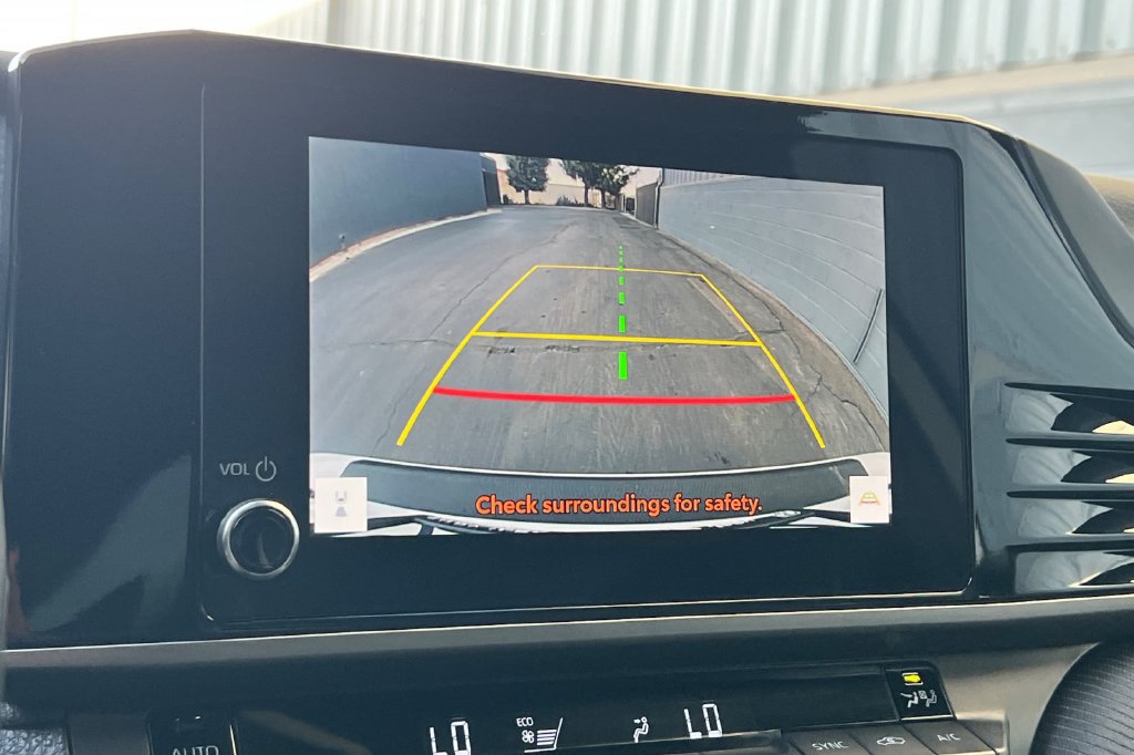 Used 2025 Toyota Camry SE FWD image 18
