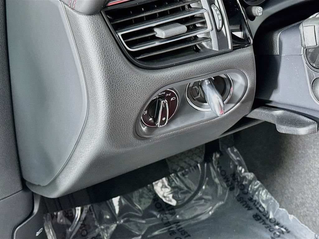 New 2026 Porsche Macan AWD/4WD image 11