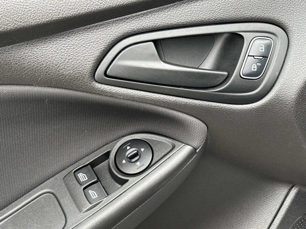 Used 2017 Ford Focus S FWD image 19