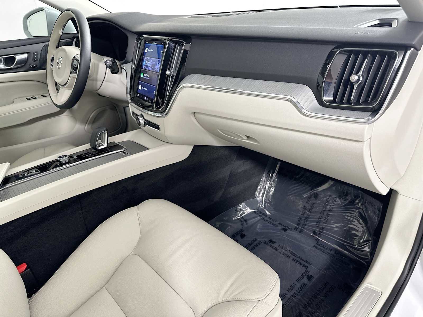 Used 2025 Volvo V60 B5 Cross Country Plus w/ Protection Package Premier image 27