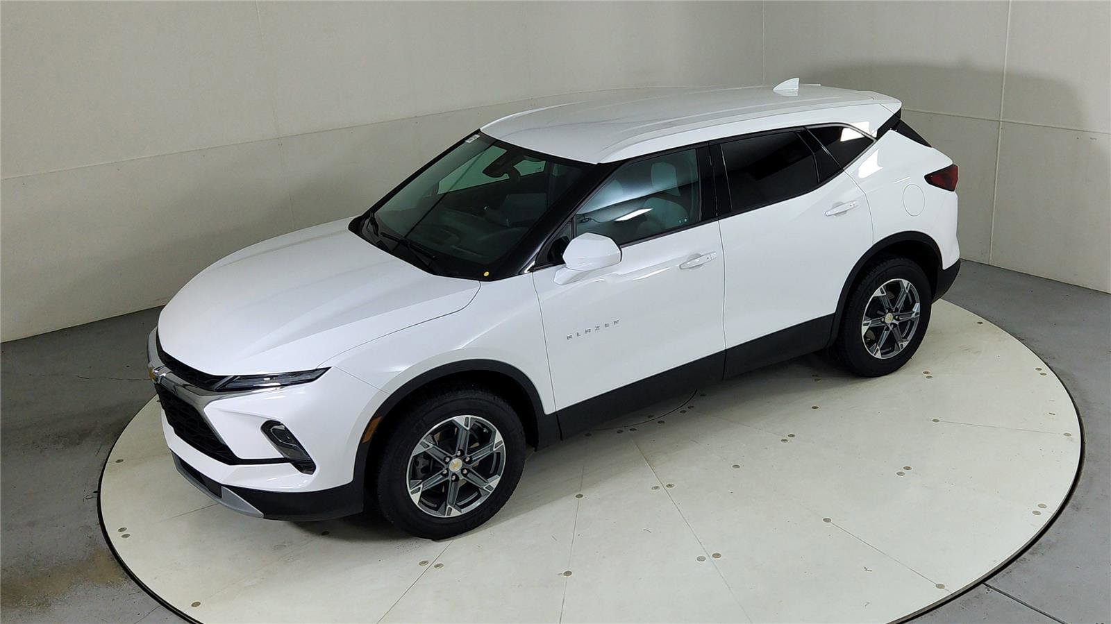 Used 2023 Chevrolet Blazer LT image 37