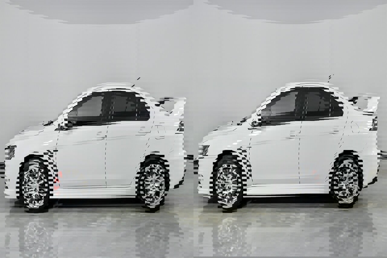 Used 2014 Mitsubishi Lancer Evolution GSR image 8