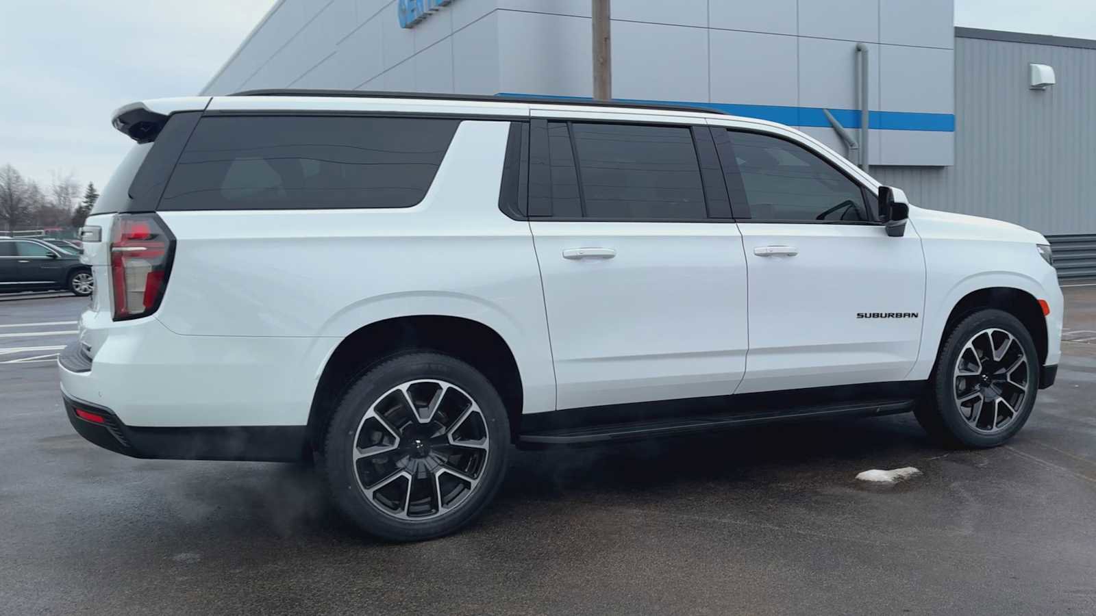 Certified 2023 Chevrolet Suburban RST image 2