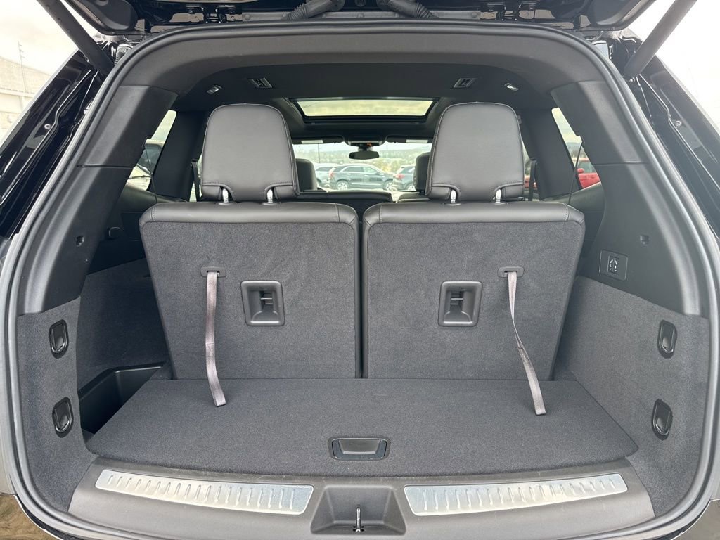 Used 2025 Cadillac XT6 Luxury image 39