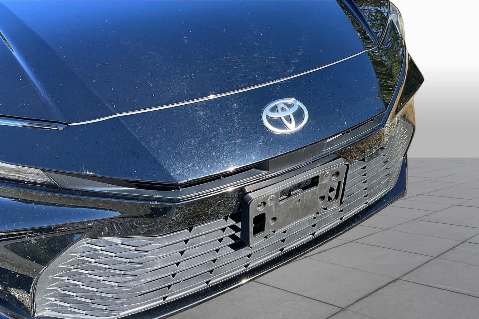 Used 2025 Toyota Camry LE FWD image 30