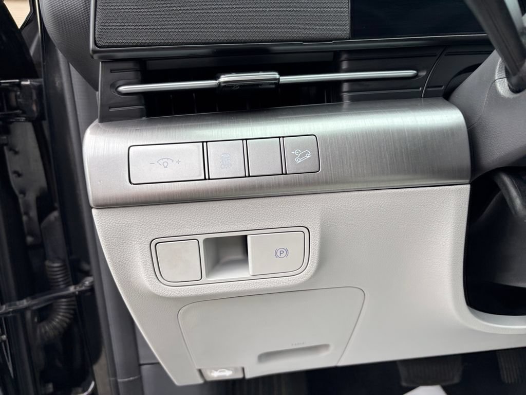 Used 2024 Hyundai Kona SEL FWD image 31