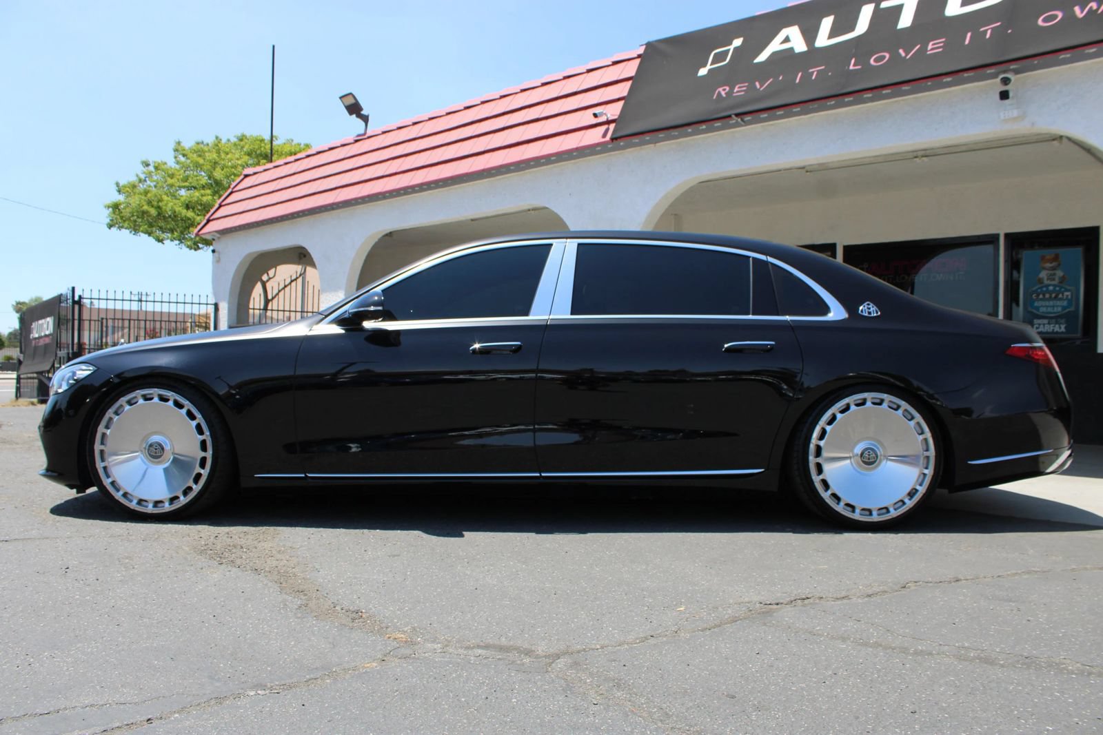 Used 2024 Mercedes-Benz Maybach S 580 4MATIC image 4