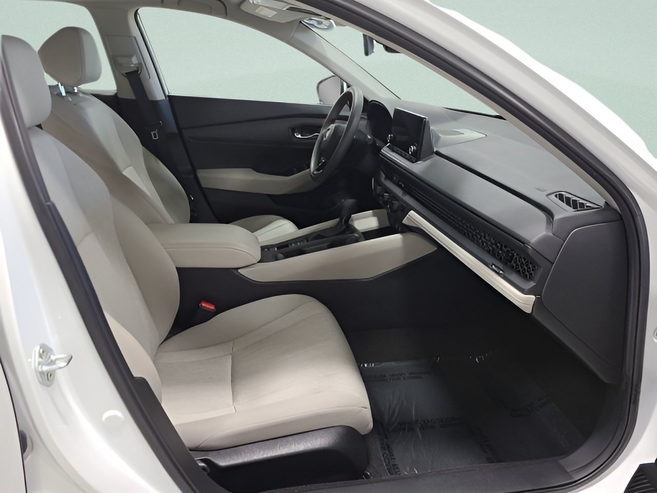 Used 2023 Honda Accord LX image 9