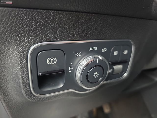 Used 2023 Mercedes-Benz GLB 250 4MATIC image 42