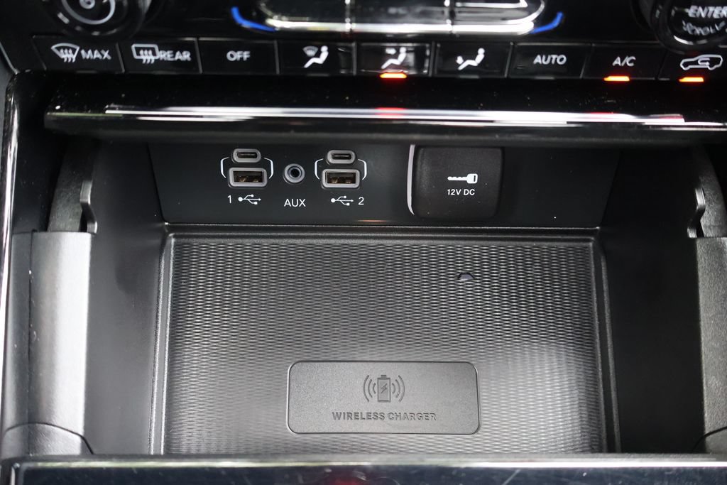 Used 2023 Jeep Grand Cherokee Altitude AWD/4WD image 22