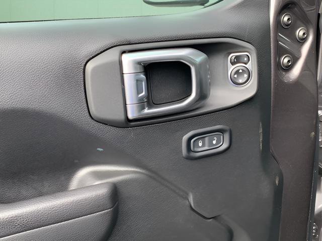 New 2024 Jeep Wrangler Unlimited Rubicon w/ Technology Group image 15