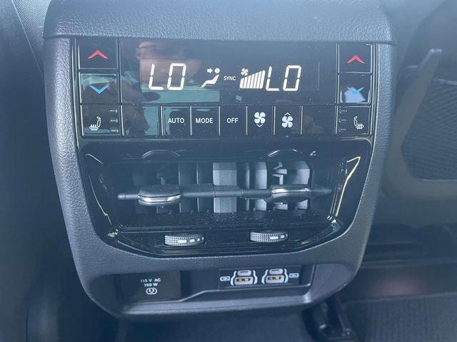 Used 2025 Jeep Grand Cherokee Summit AWD/4WD image 12