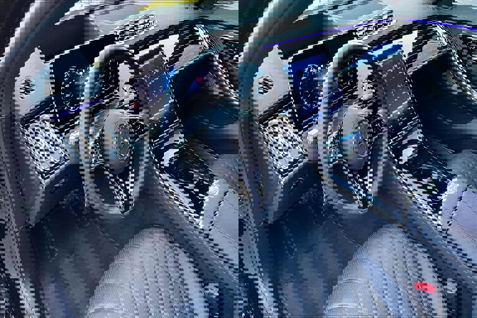 New 2025 Mercedes-Benz S 580 4MATIC Sedan image 8