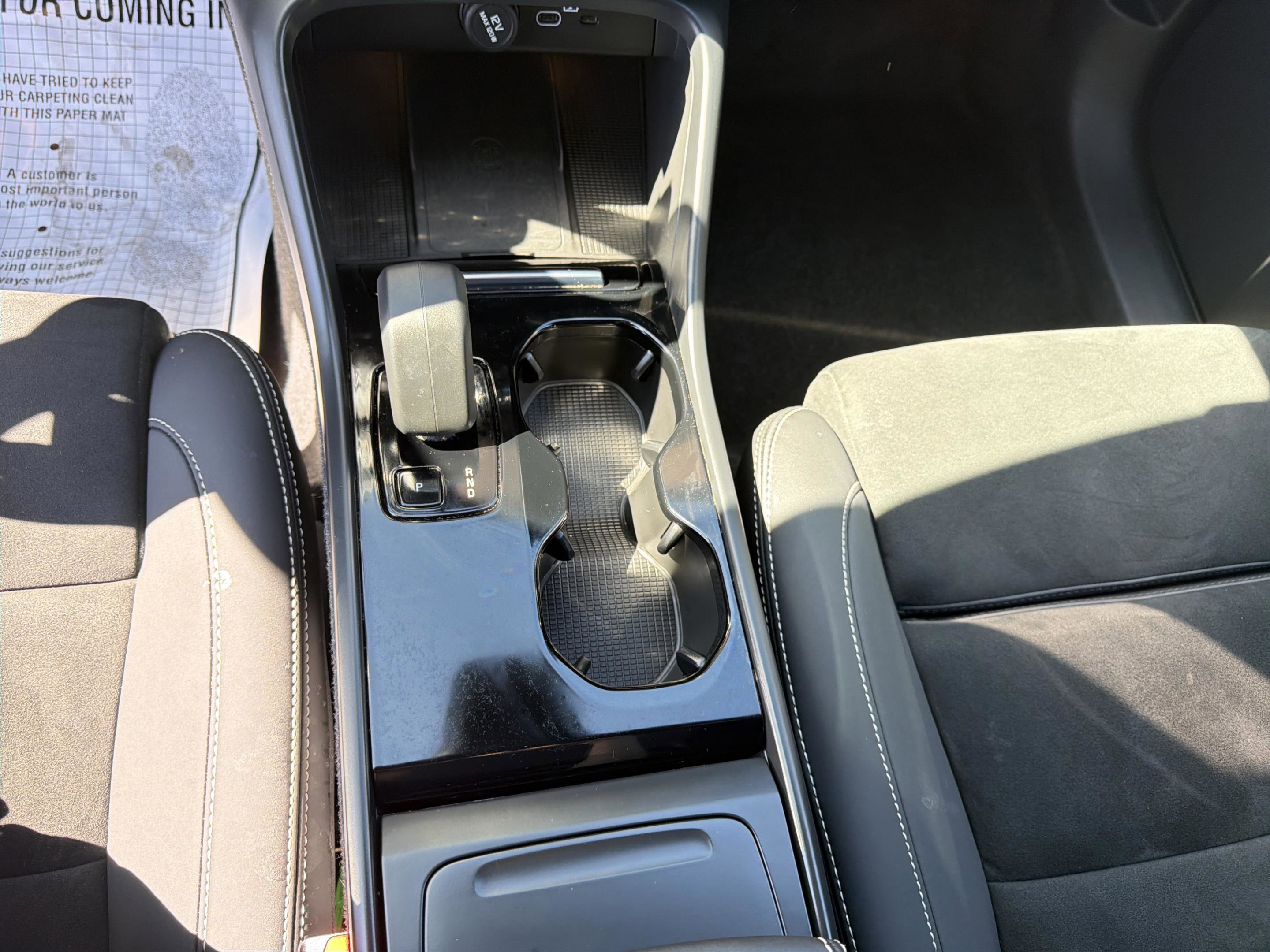 Used 2023 Volvo XC40 Recharge Ultimate image 11