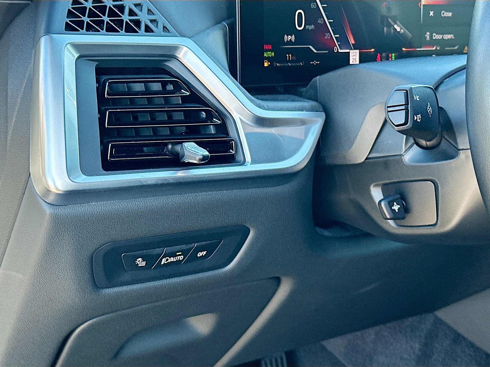 Used 2025 BMW X5 sDrive40i image 10