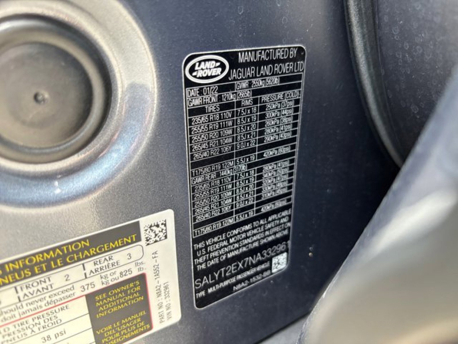 Certified 2022 Land Rover Range Rover Velar R-Dynamic S image 23