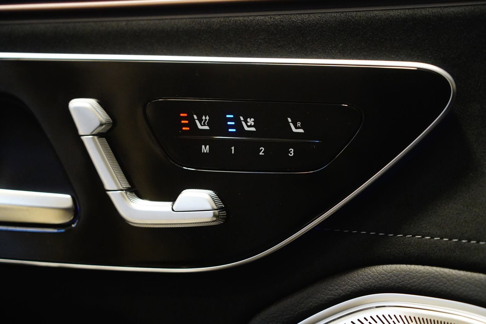 Used 2025 Mercedes-Benz EQS AMG 4MATIC image 31