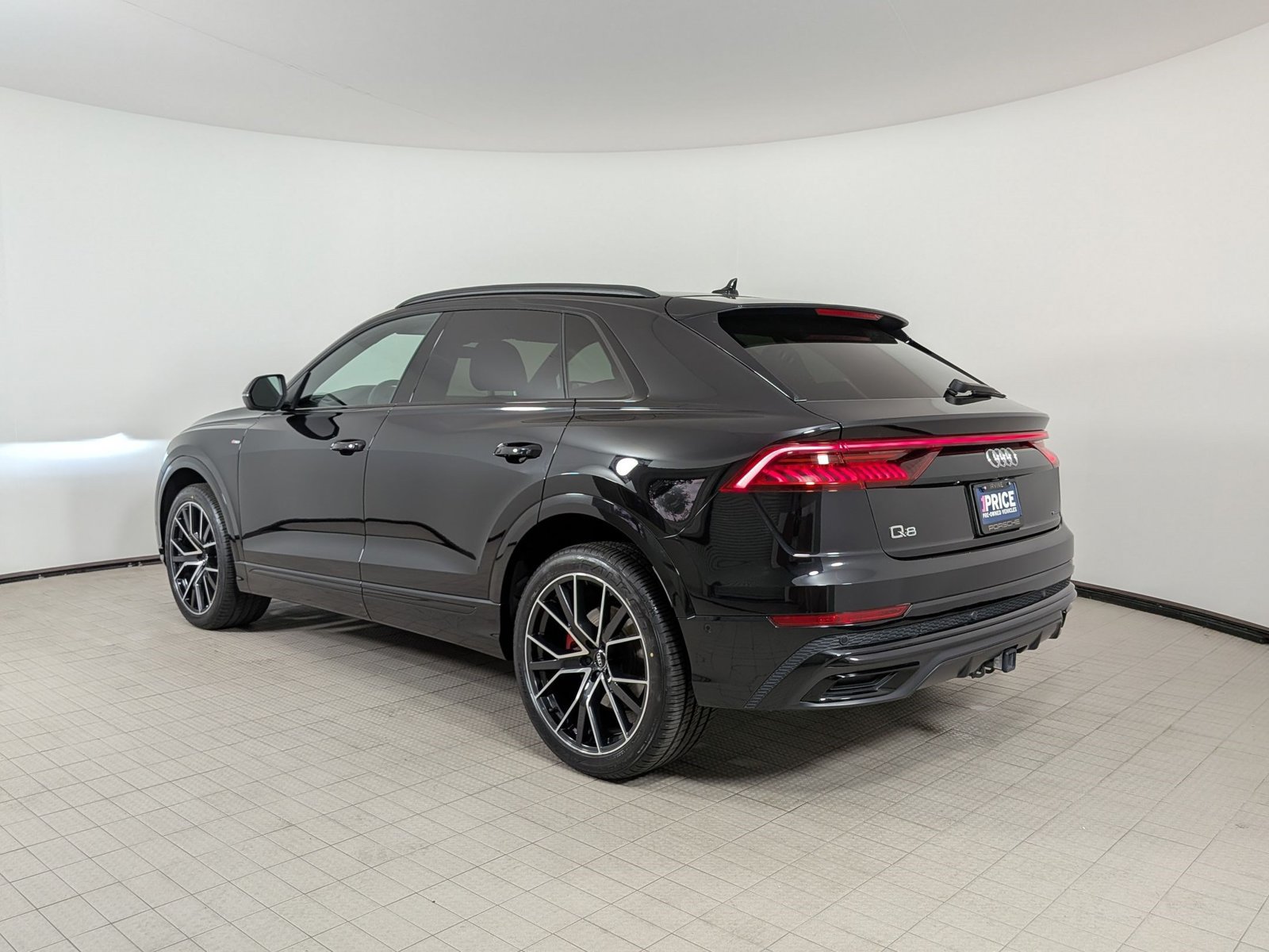Used 2019 Audi Q8 Premium Plus AWD/4WD image 3