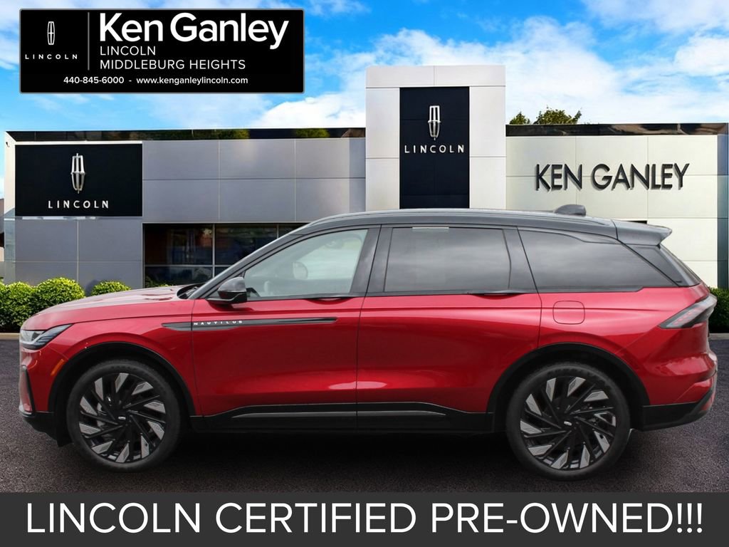 Used 2025 Lincoln Nautilus Reserve w/ Jet Appearance Package image 4