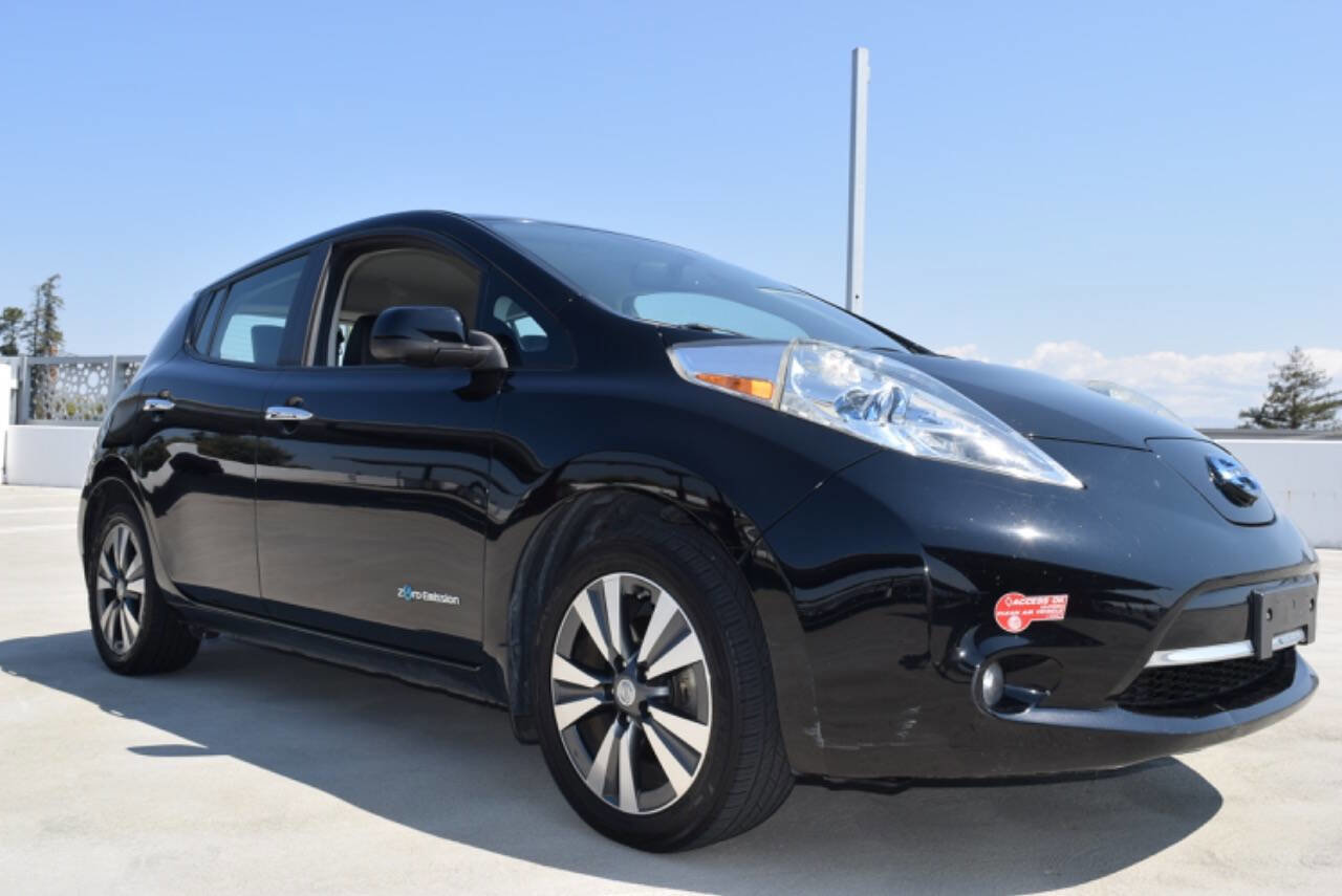 Used 2015 Nissan Leaf SL w/ Premium Package image 8