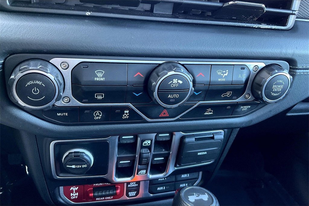 Used 2024 Jeep Wrangler Unlimited Rubicon image 30