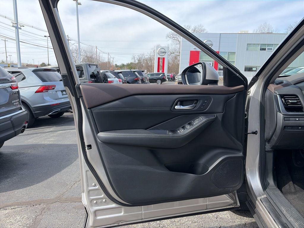 Certified 2023 Nissan Rogue SL w/ SL Premium Package image 15