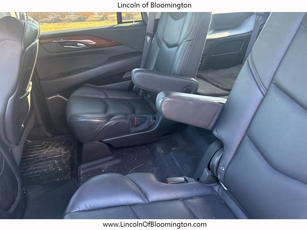 Used 2016 Cadillac Escalade Luxury image 14