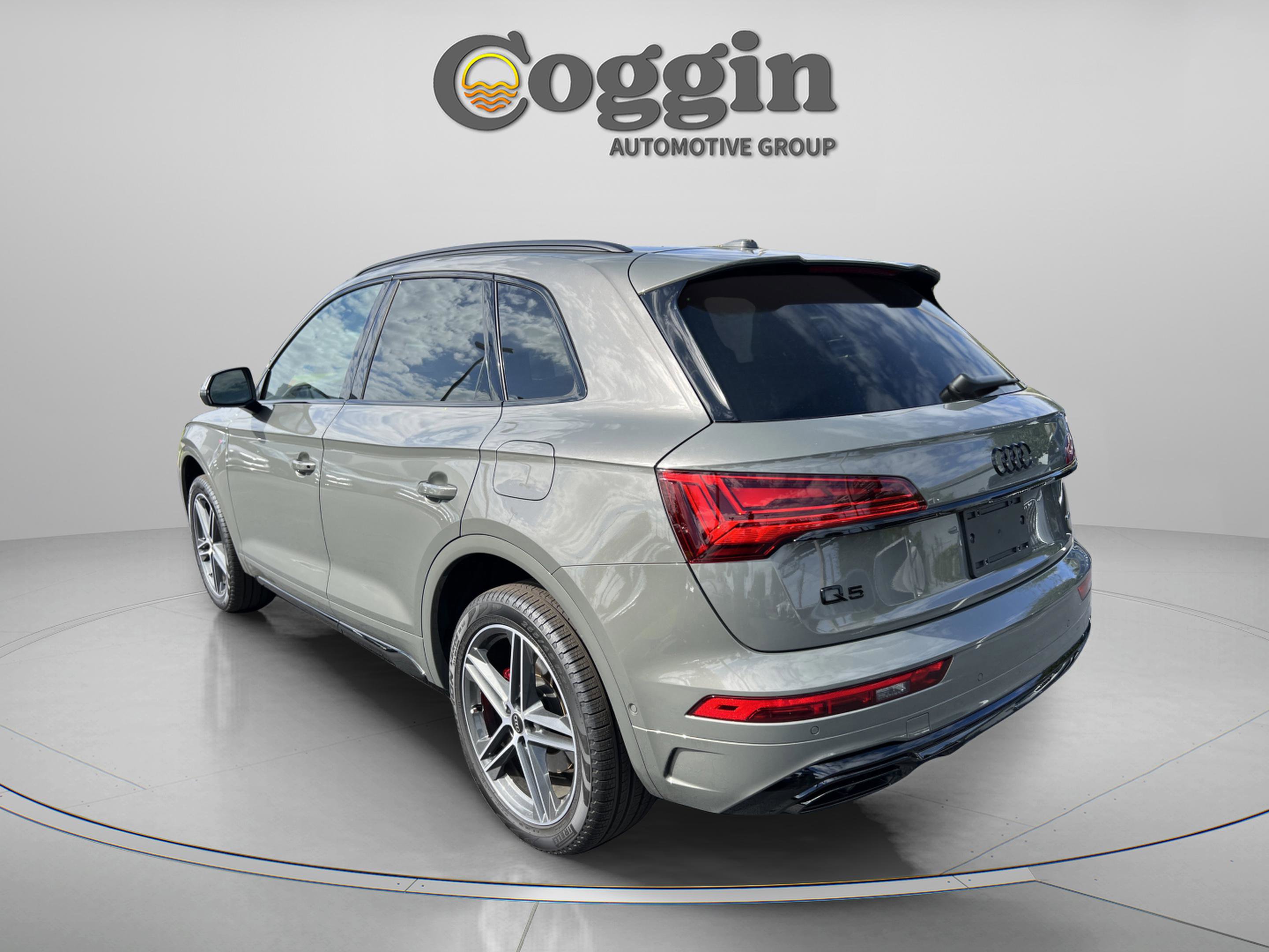 Used 2024 Audi Q5 e Prestige image 2