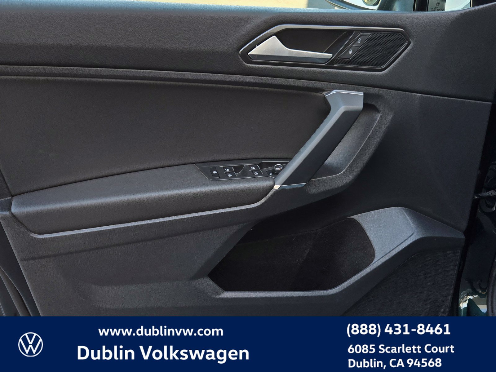 Used 2018 Volkswagen Tiguan SE w/ 3rd Row Seat Package AWD/4WD image 10