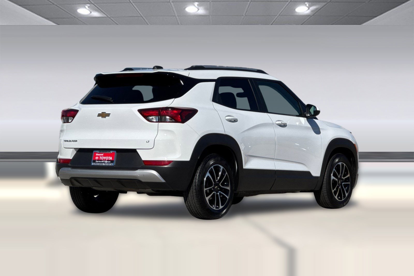 Used 2025 Chevrolet TrailBlazer LT image 3