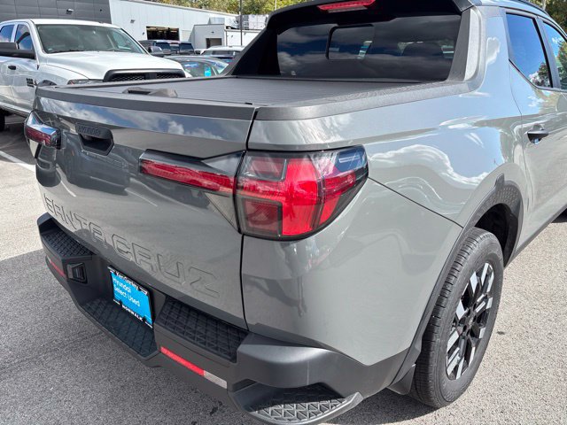 Used 2025 Hyundai Santa Cruz SEL FWD image 13