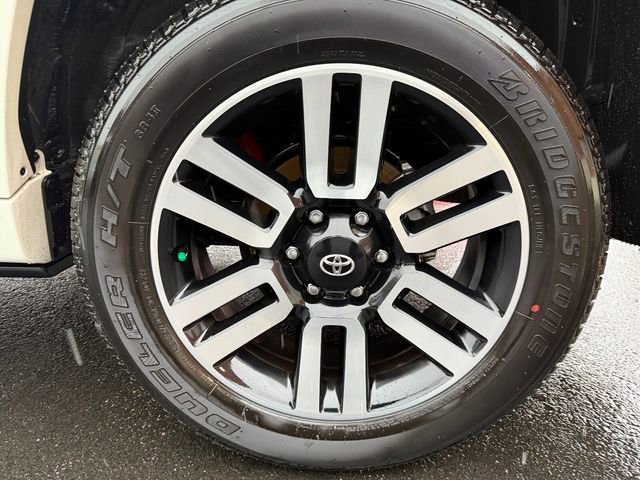 Used 2023 Toyota 4Runner Limited image 10