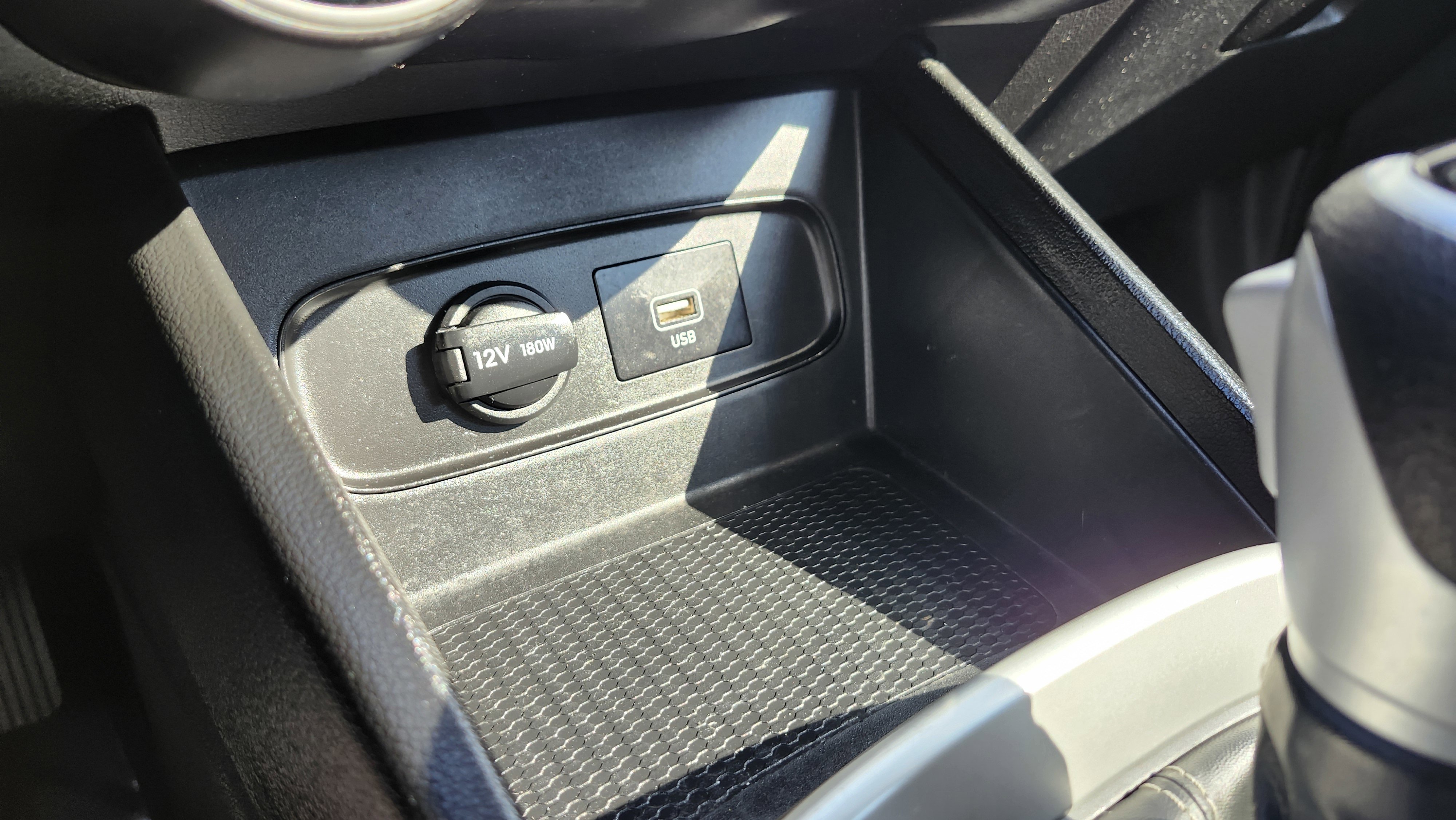 Used 2021 Hyundai Venue SE image 6