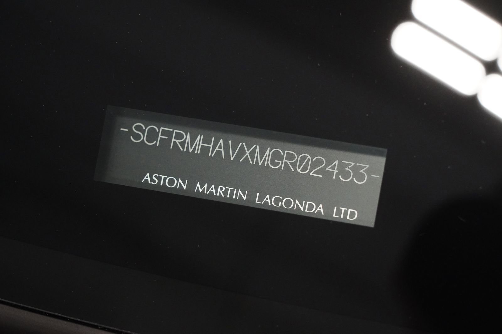 Used 2021 Aston Martin DBS Superleggera RWD image 38