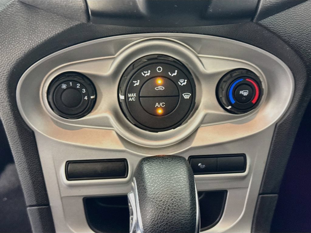 Used 2018 Ford Fiesta SE FWD image 18