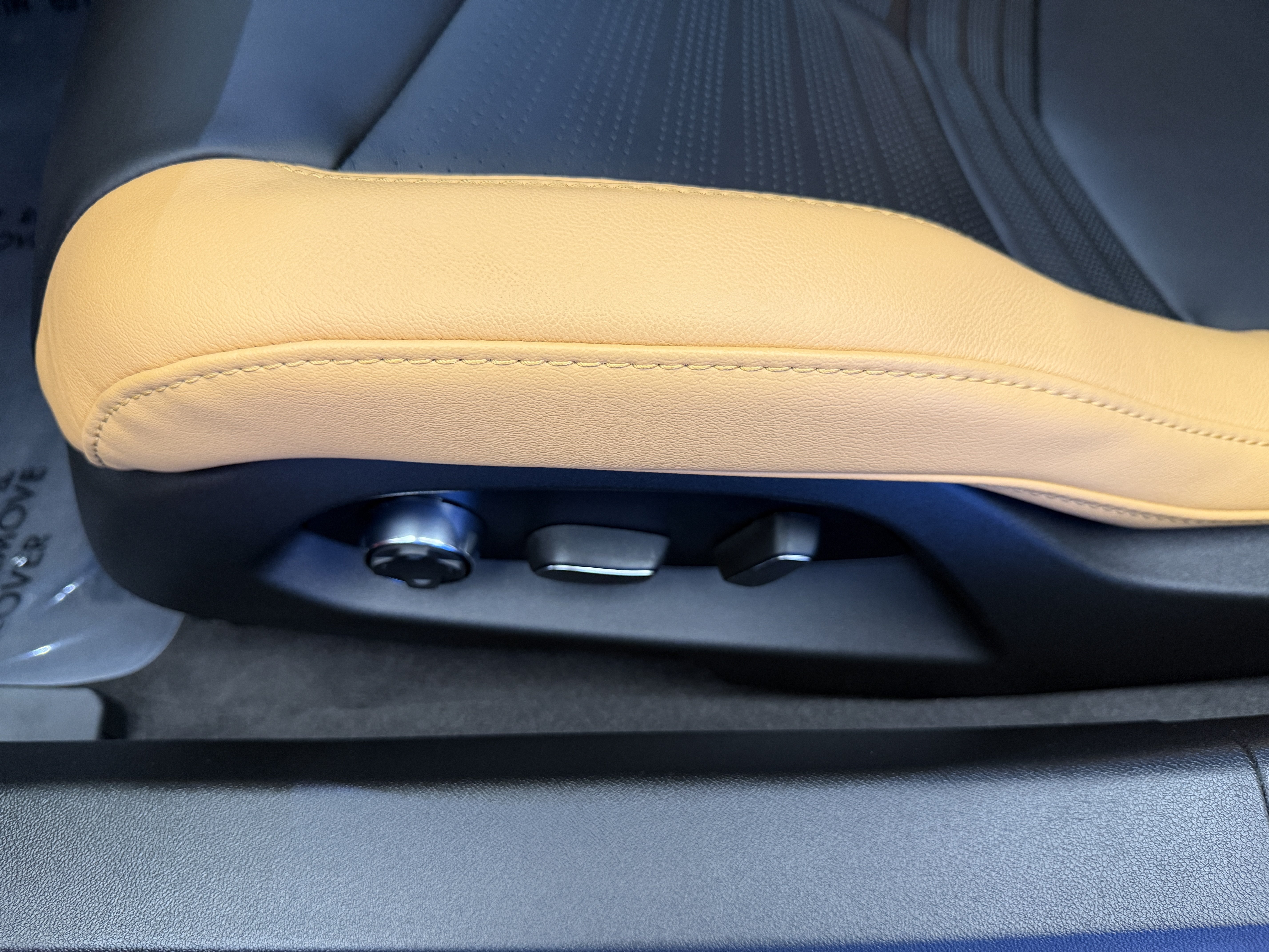 Used 2024 Chevrolet Corvette Stingray Premium Cpe w/ Z51 Performance Package RWD image 14