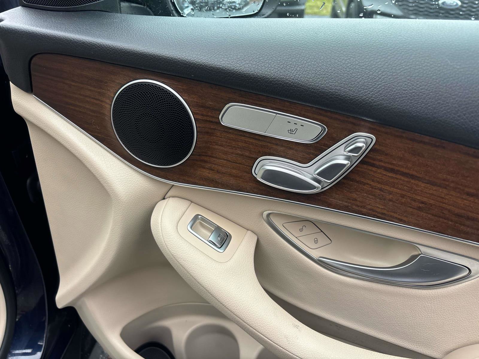 Used 2021 Mercedes-Benz GLC 300 4MATIC image 17