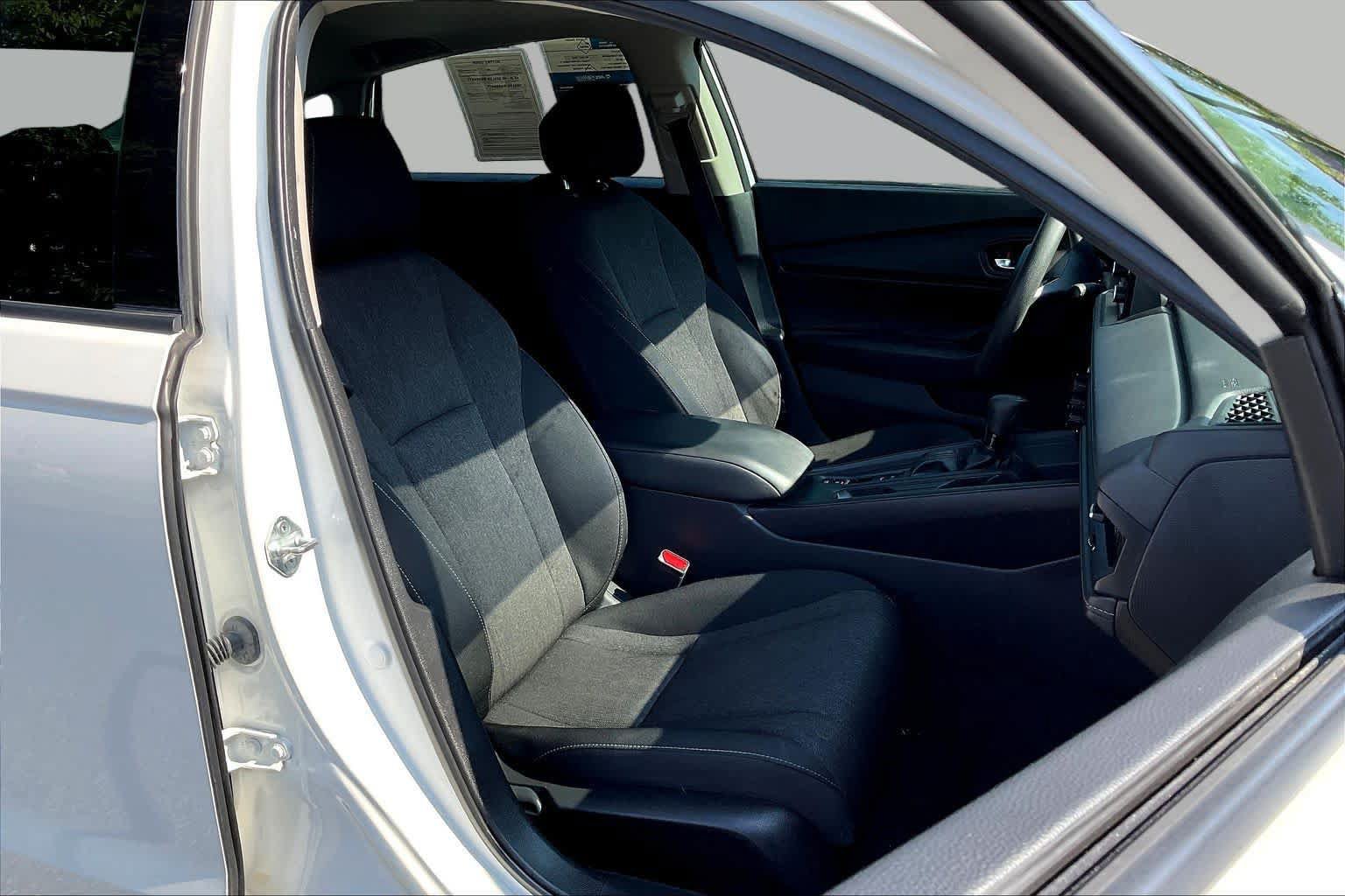 Used 2023 Honda Accord EX image 9