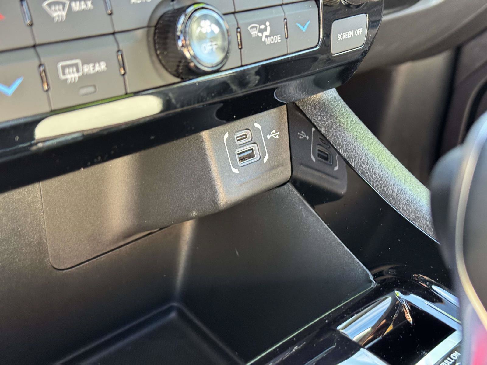 Used 2025 Jeep Compass Limited w/ Sun & Sound Group AWD/4WD image 15