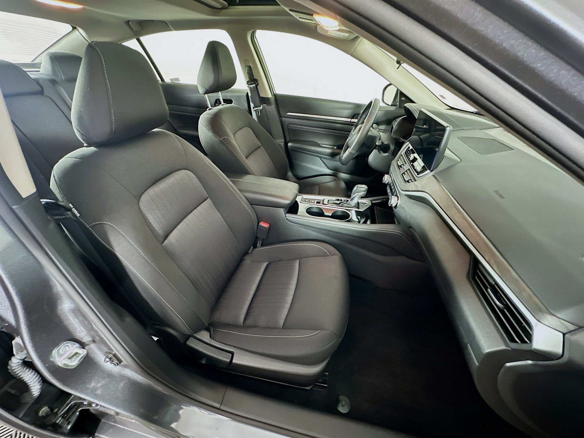 Used 2023 Nissan Altima 2.5 SV w/ SV Premium Package AWD/4WD image 30