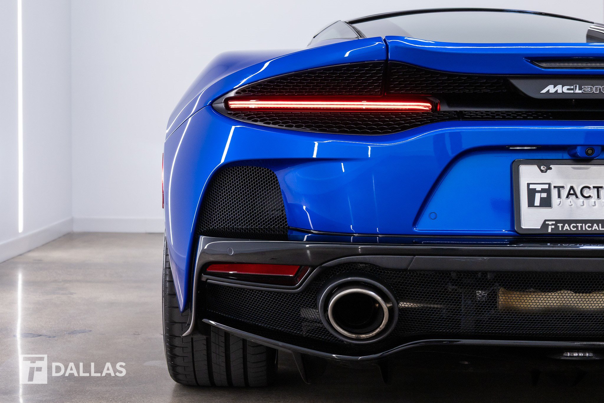 Used 2023 McLaren GT RWD image 13