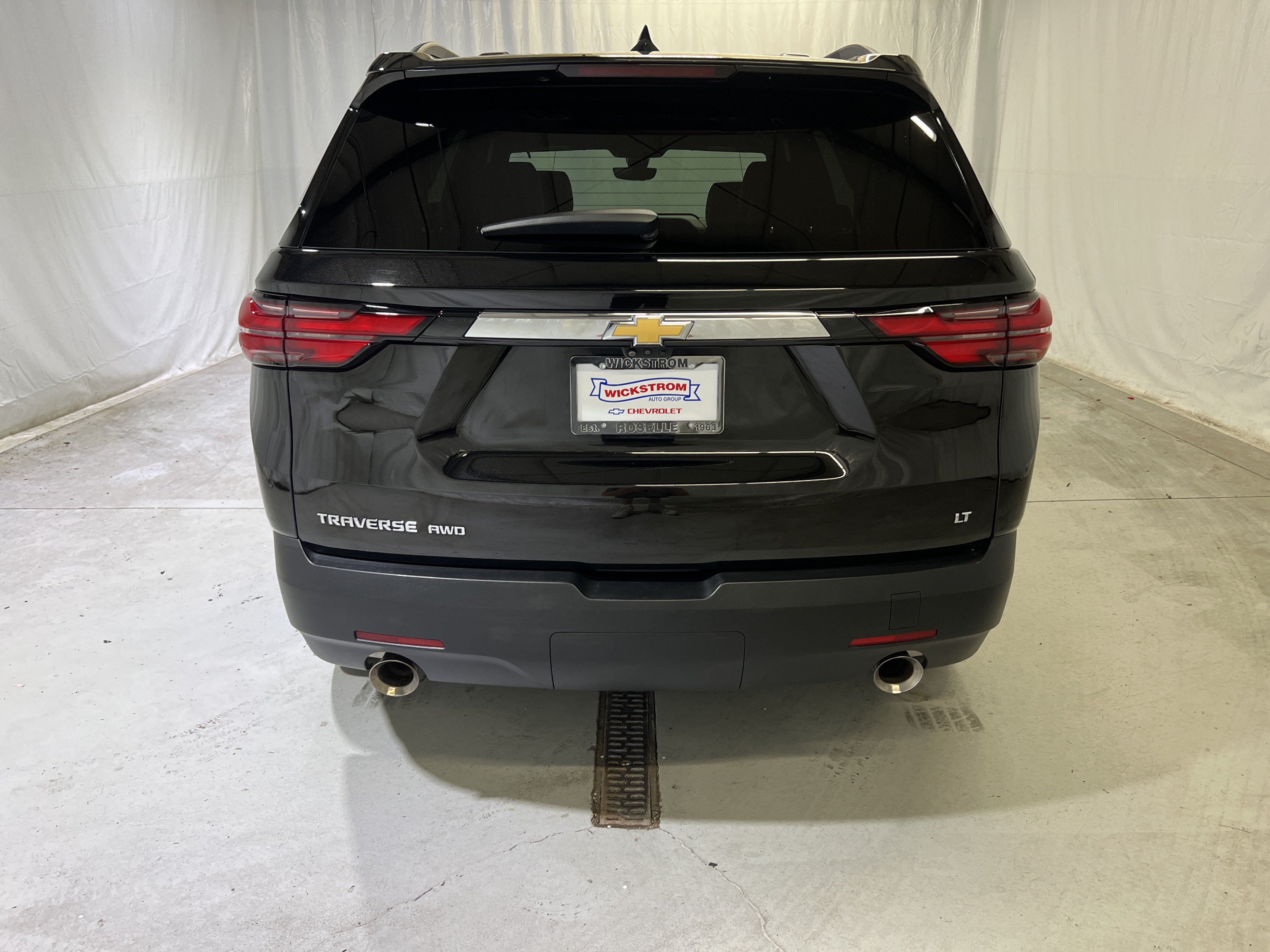 Certified 2023 Chevrolet Traverse LT w/ LT Premium Package AWD/4WD image 9