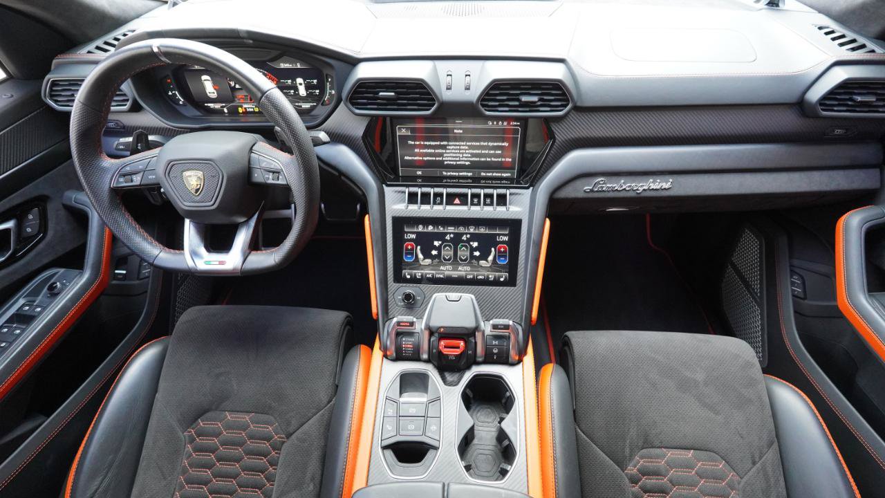 Used 2022 Lamborghini Urus AWD/4WD image 10