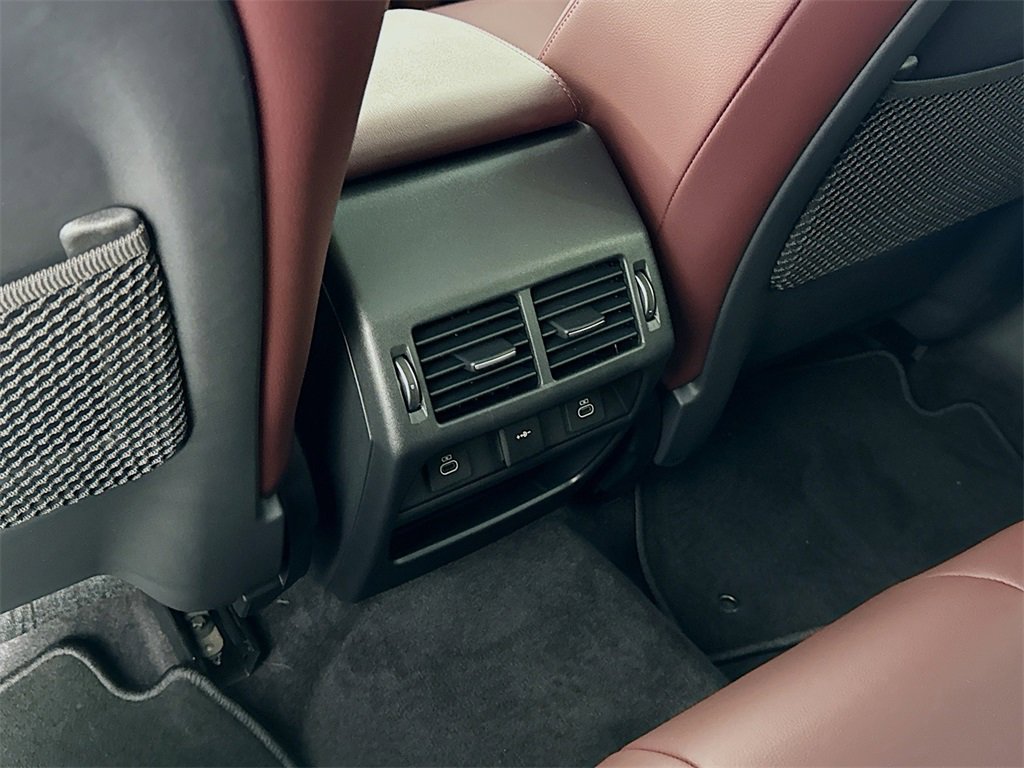 New 2024 Jaguar E-PACE R-Dynamic SE image 27