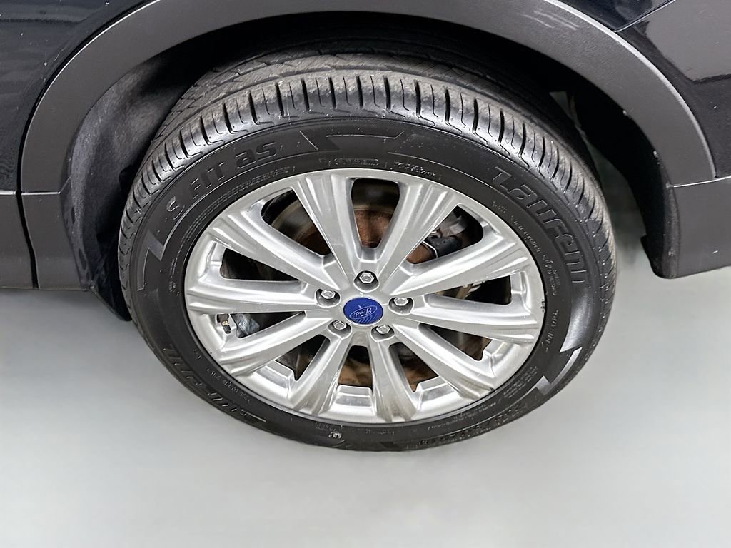 Used 2017 Ford Escape Titanium image 33