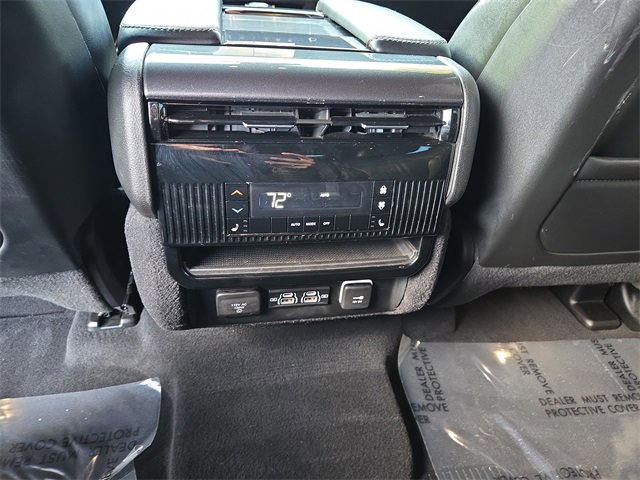 Used 2023 Jeep Wagoneer 4WD w/ Premium Group I image 18