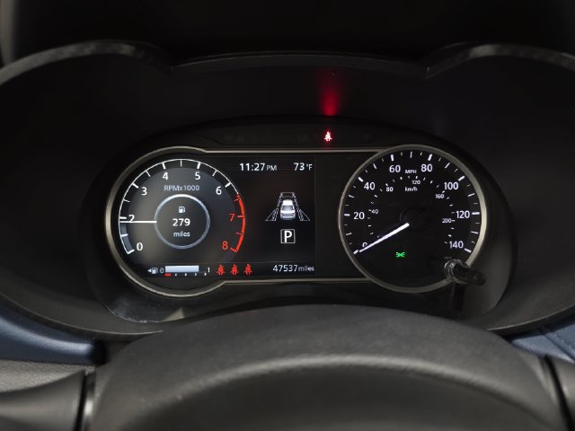 Used 2025 Nissan Versa SV FWD image 19
