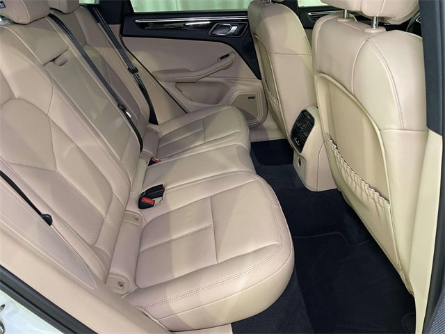 Certified 2025 Porsche Macan image 22