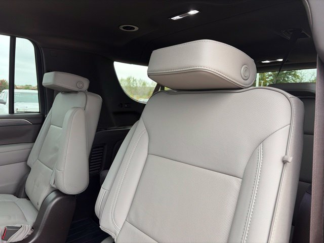 Used 2024 GMC Yukon XL SLT w/ SLT Luxury Package AWD/4WD image 37